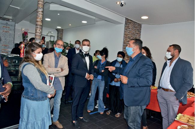 Le maire Azzédine Taïbi inaugure le nouveau restaurant "La Maison Syrienne" - Ville de Stains