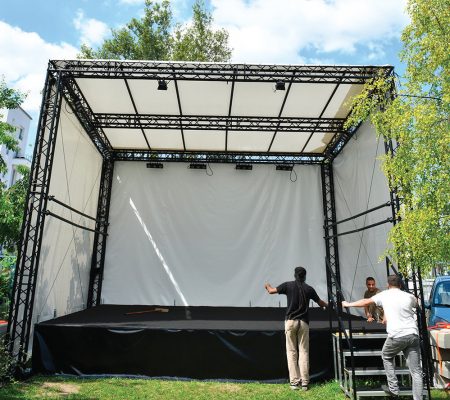 Studio Théâtre de Stains - "J’espérons que je m’en sortira", en plein air - Ville de Stains